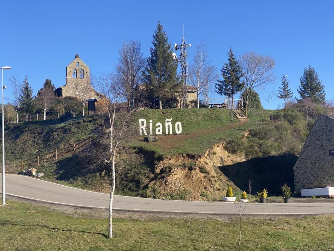 Mirador Solasierra Vistas A La Montana Y Pantano Riaño Dış mekan fotoğraf